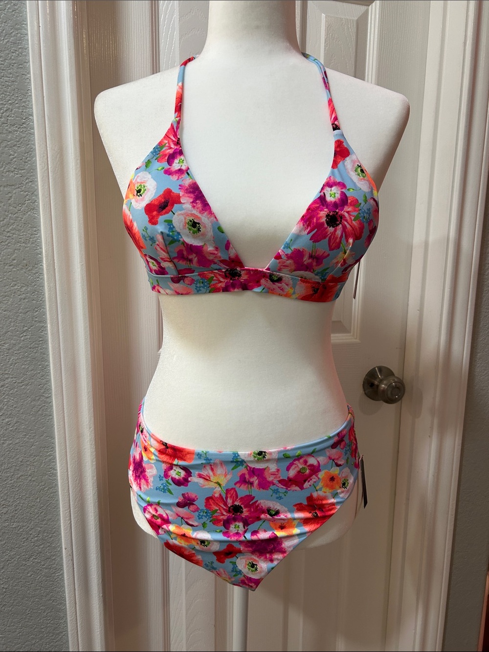 NWT Victoria's Secret Bikini M top and L bottom in Light Blue & Bright Flowers